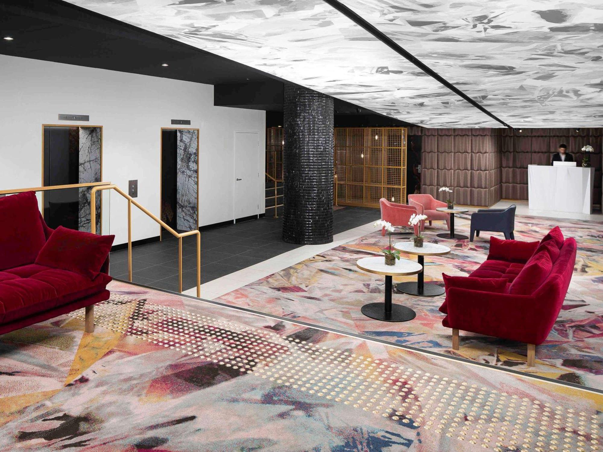 Pullman Melbourne City Centre Exteriér fotografie The lobby of the hotel