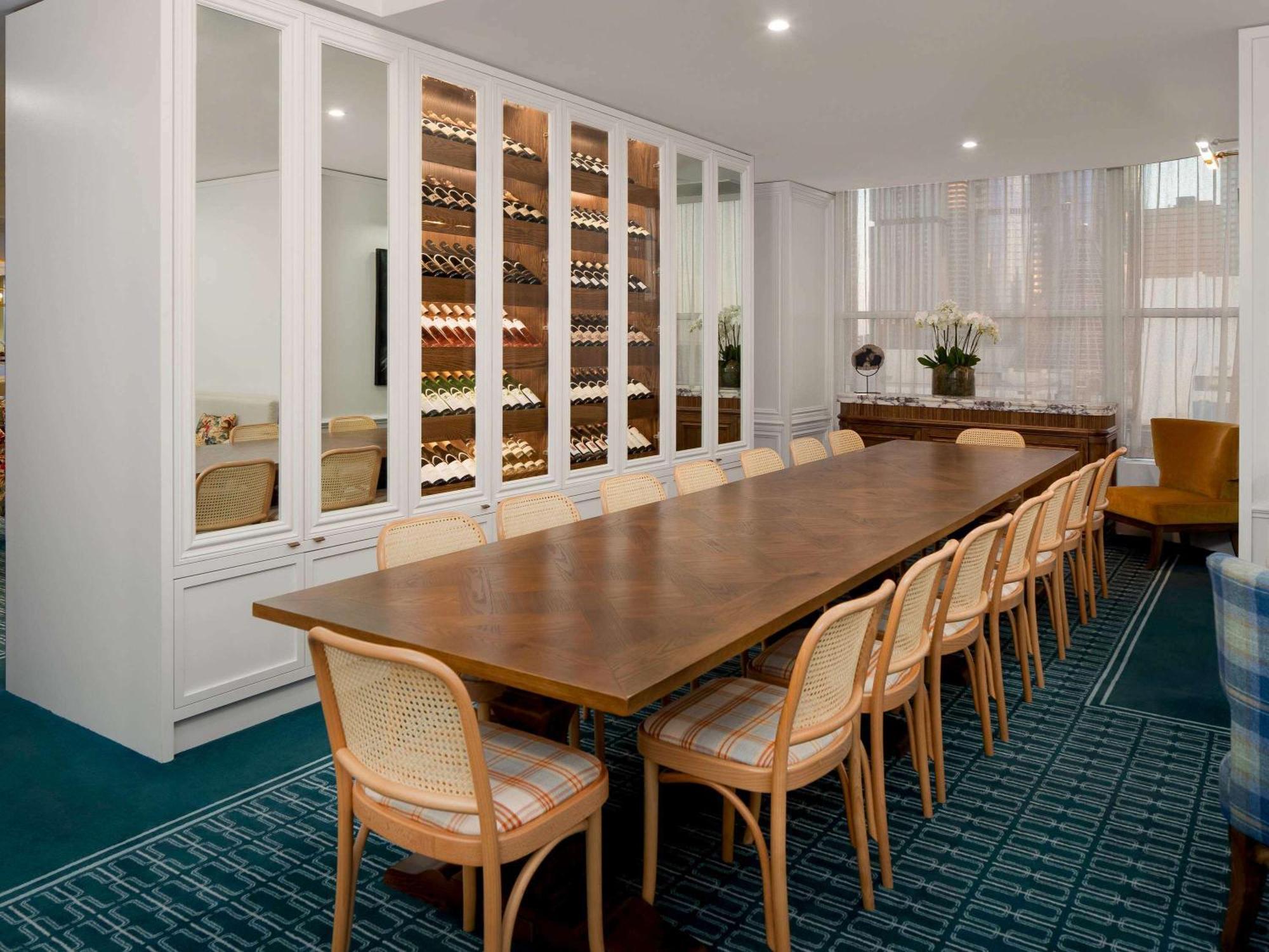 Pullman Melbourne City Centre Exteriér fotografie The dining room