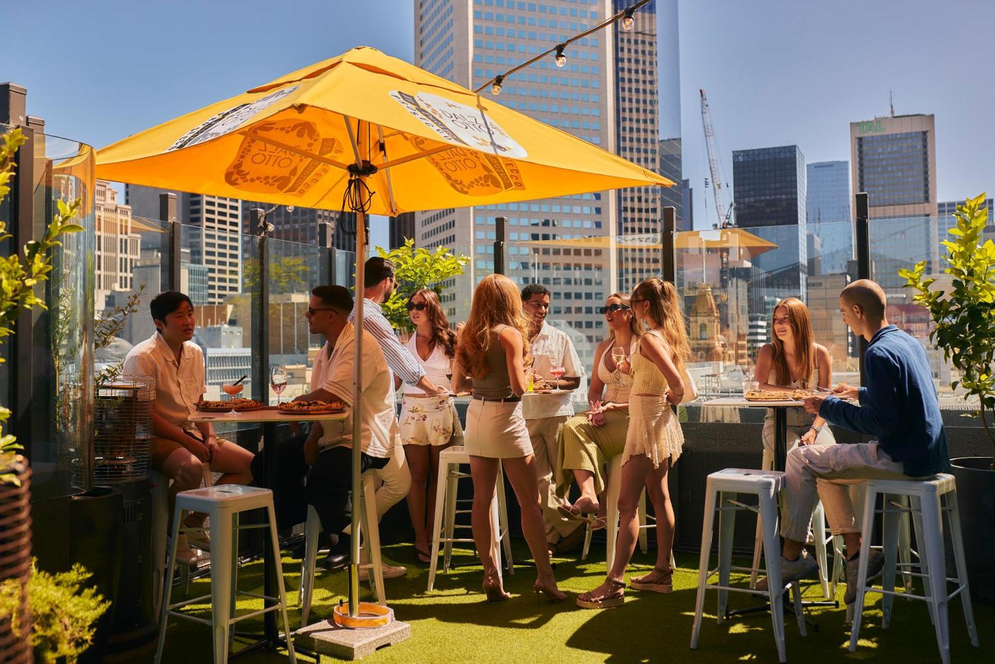 Pullman Melbourne City Centre Exteriér fotografie The Terrace at the Crown Hotel
